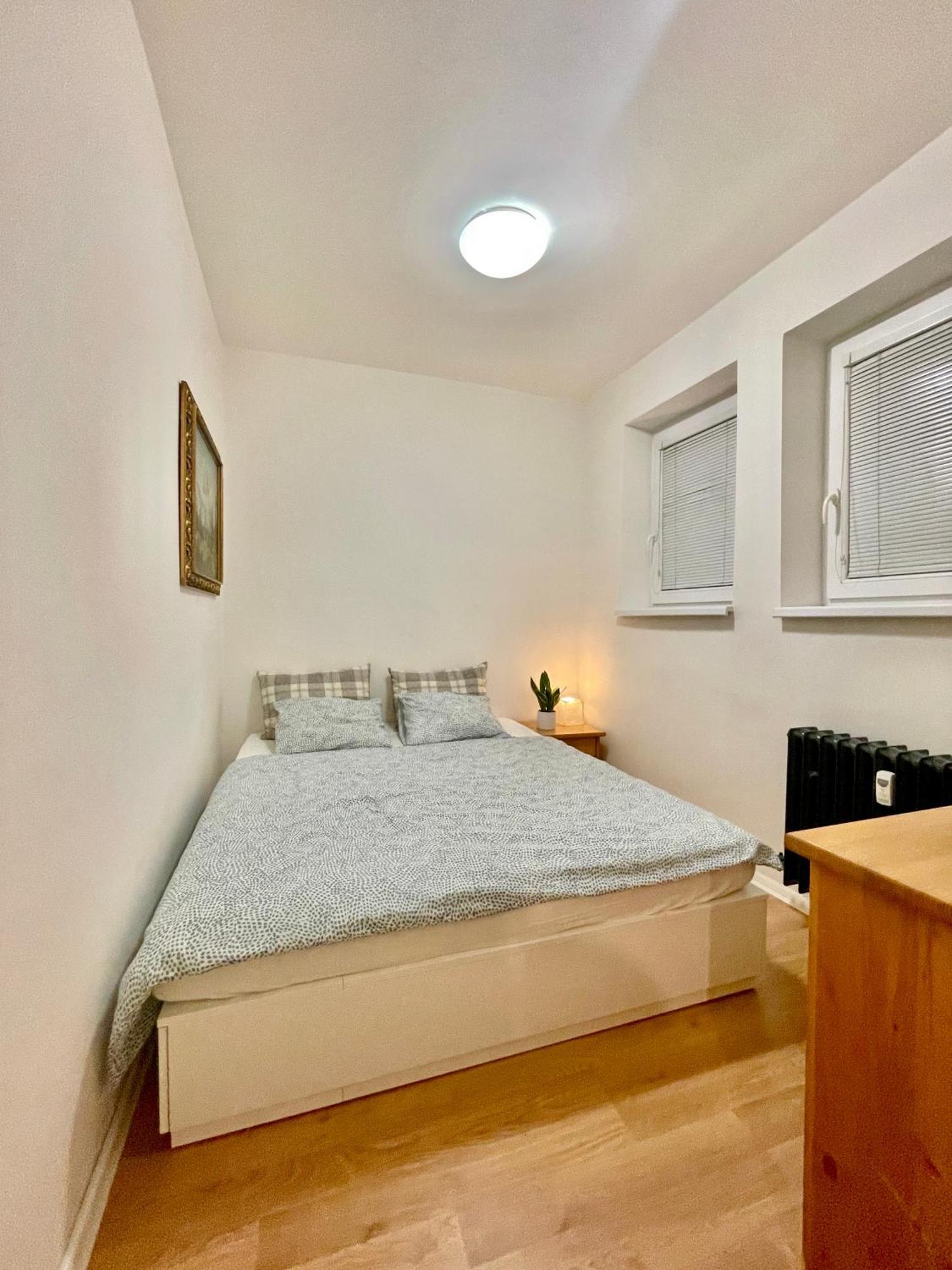 Cozy Self Check-In Apartment In Vibrant Ruzinov Area, Komarnicka 42, Bratislava Exteriör bild